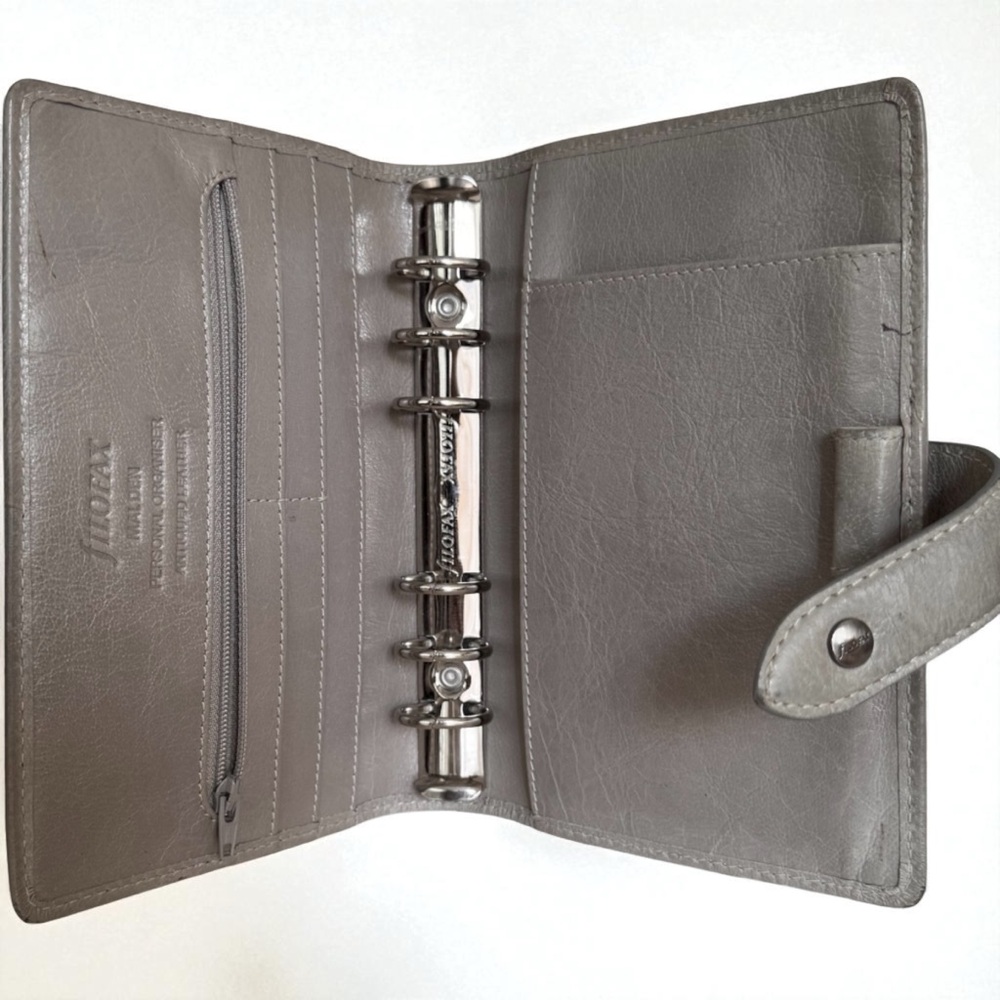 filoFAX Gray Leather Organizer - Picture 2 of 7